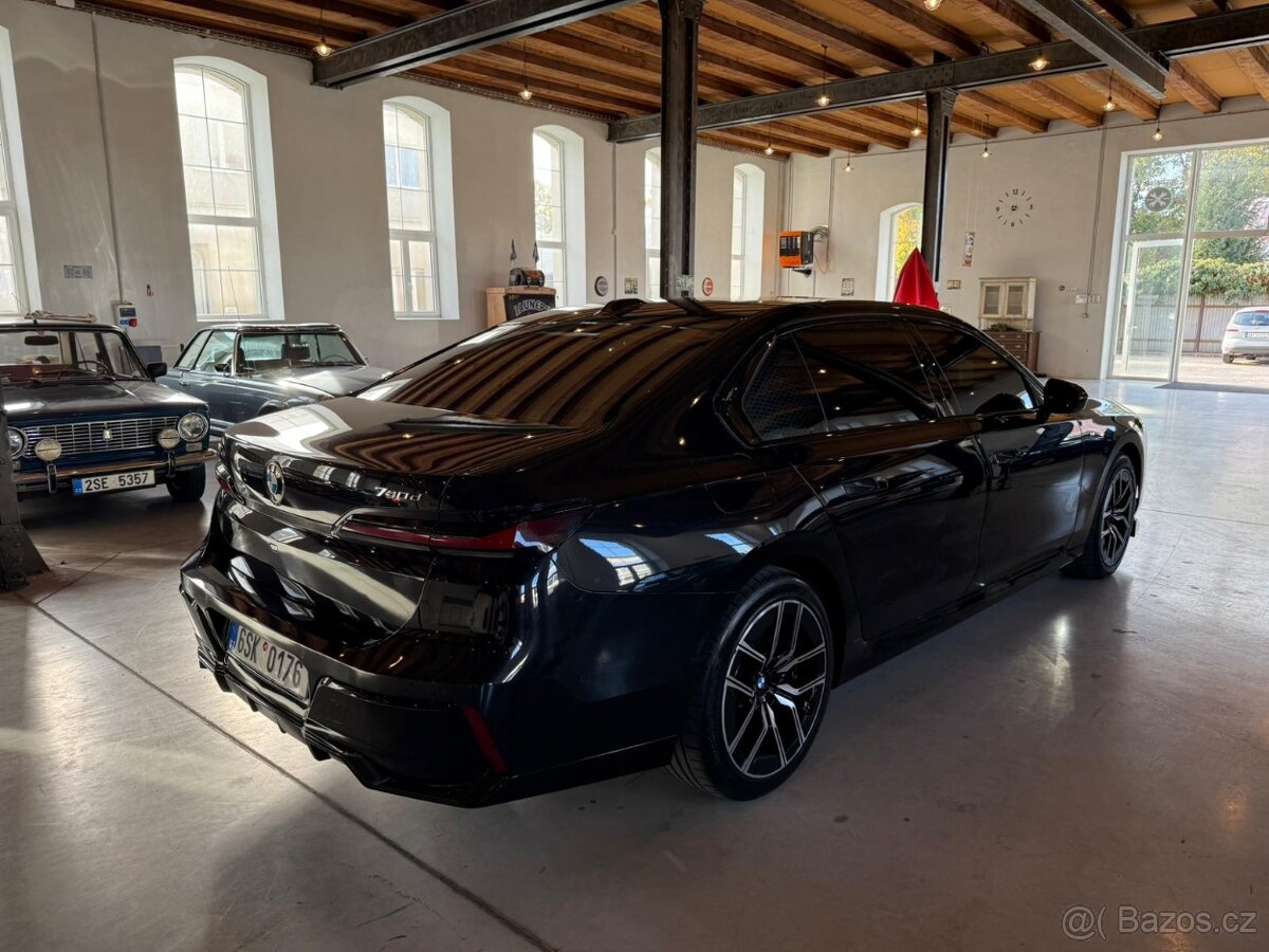 BMW Řada 7, 740D XDRIVEMpaketB&W - 4