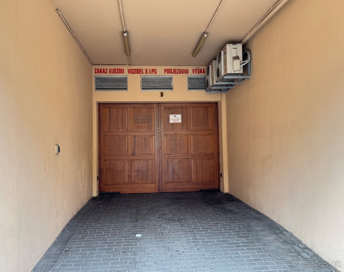 Garážového stání Husitská - Žižkov - 4