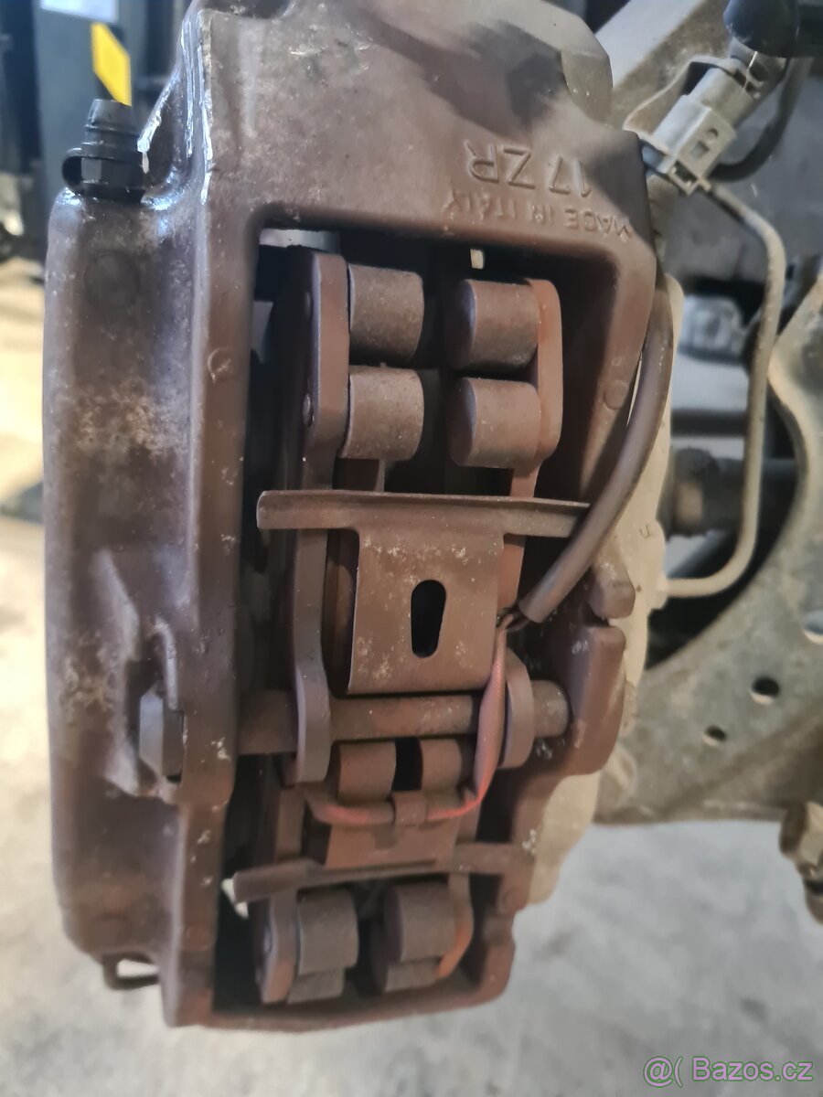 Predné brzdy 3.0 tdi VW Touareg 7l - 4