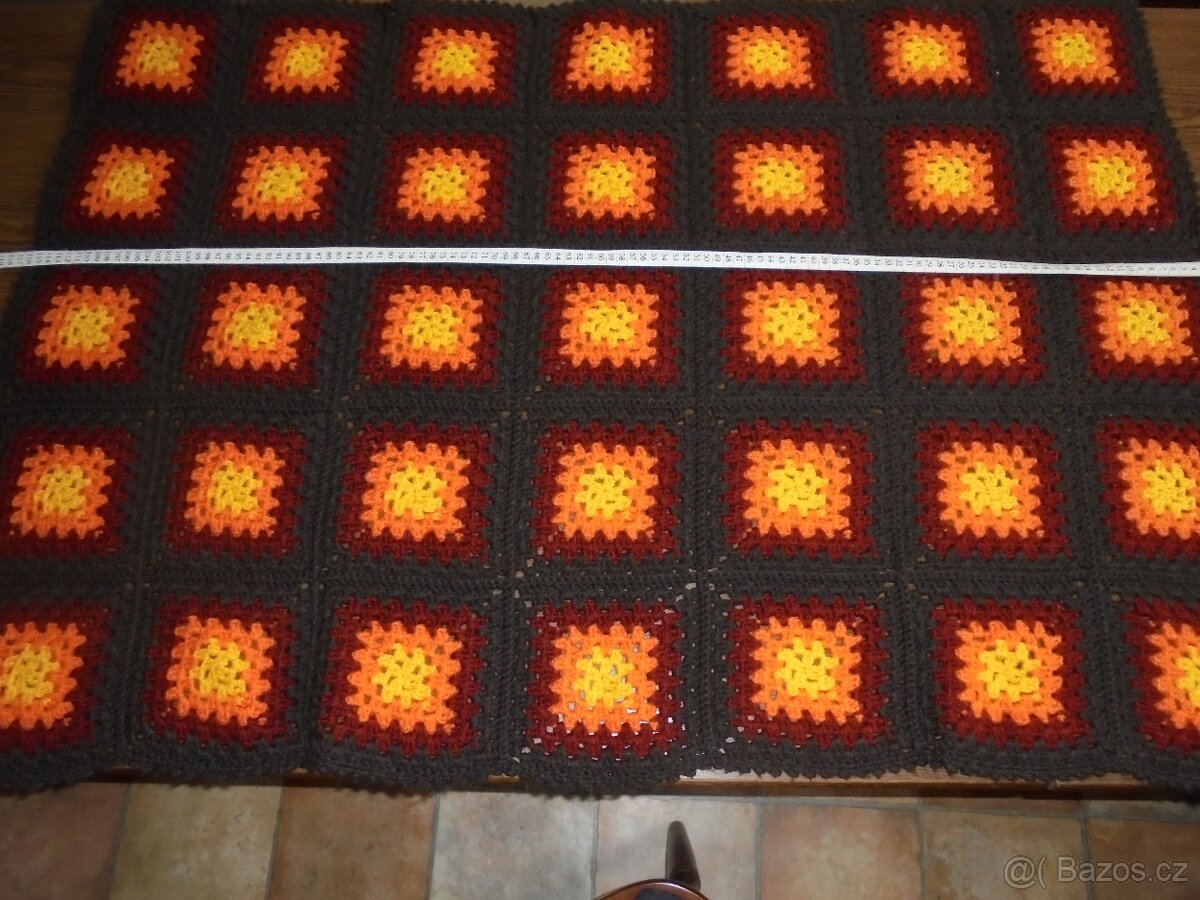 háčkovaný přehoz na otoman, gauč, pec - 4