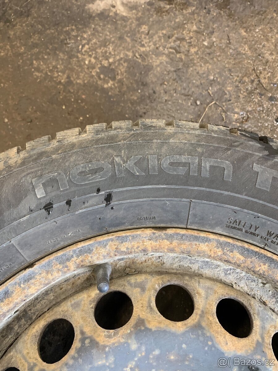 Nokian 195/65 r15 zimní - 4