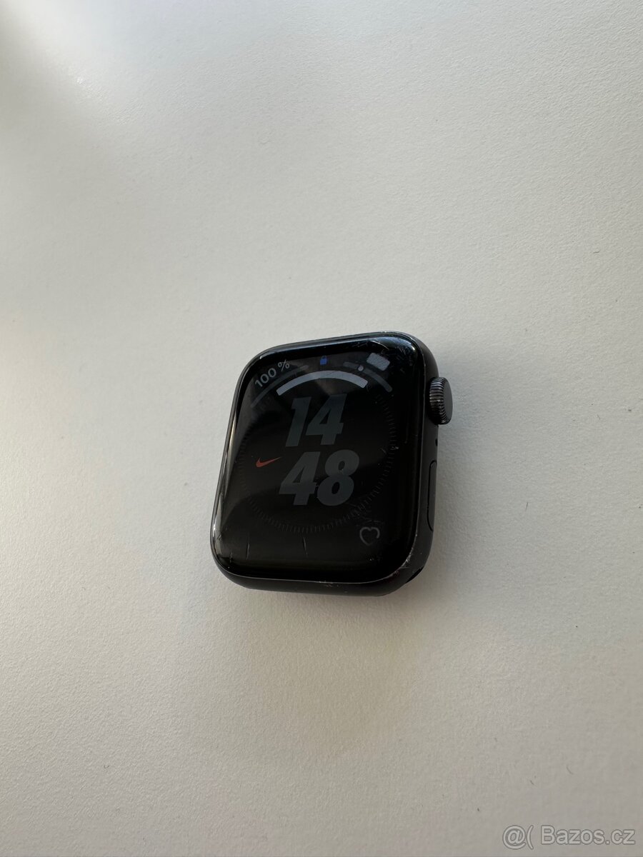 Apple Watch SE 44 mm Nike - 4