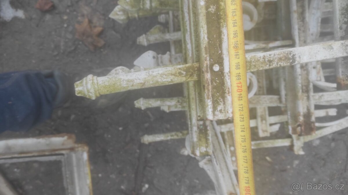 Starý železný plot, plotové dílce, 21 bm - 4