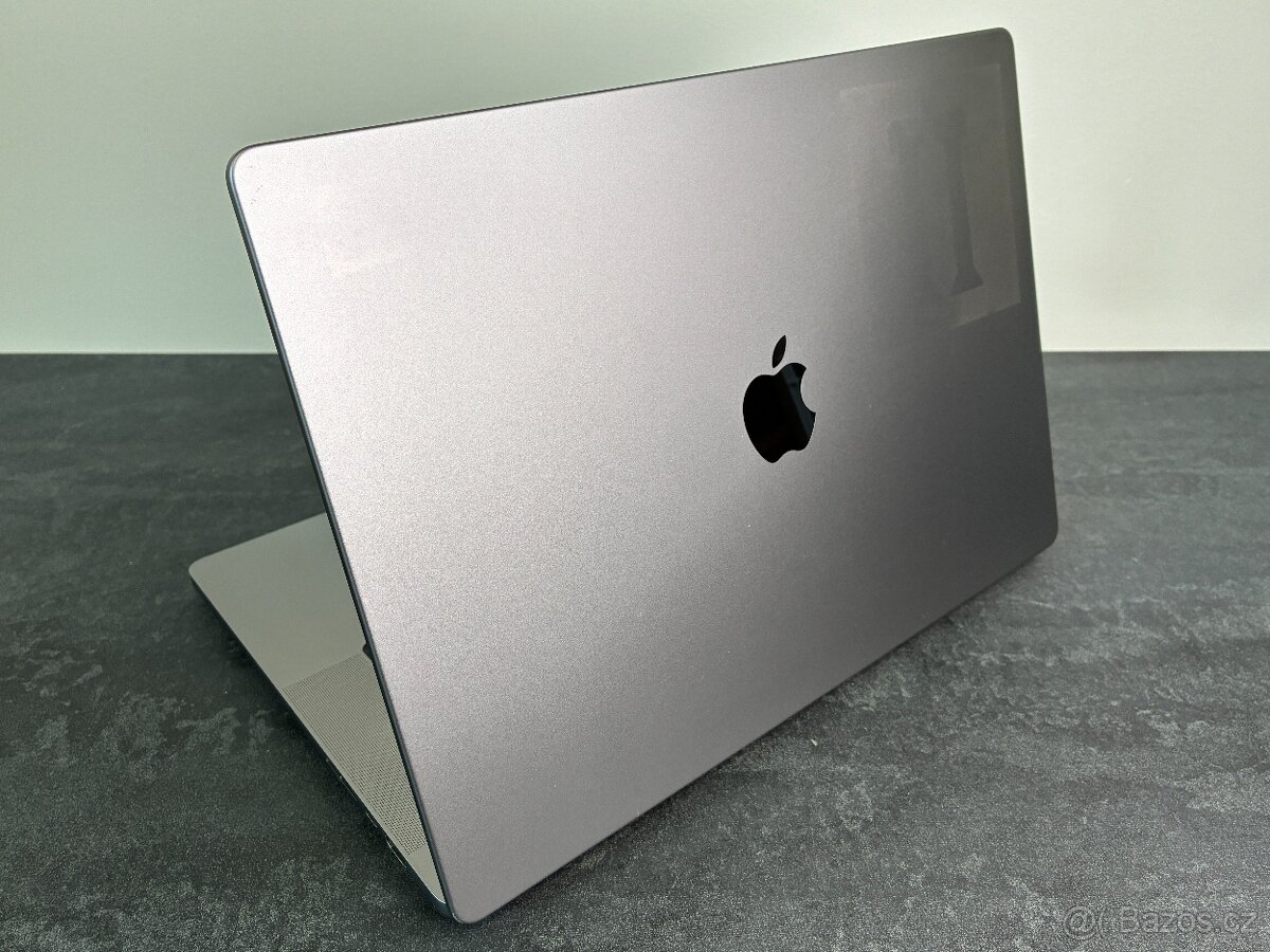MacBook Pro 16'' 2023 / M2 Pro / 32GB / 1TB SSD - 4