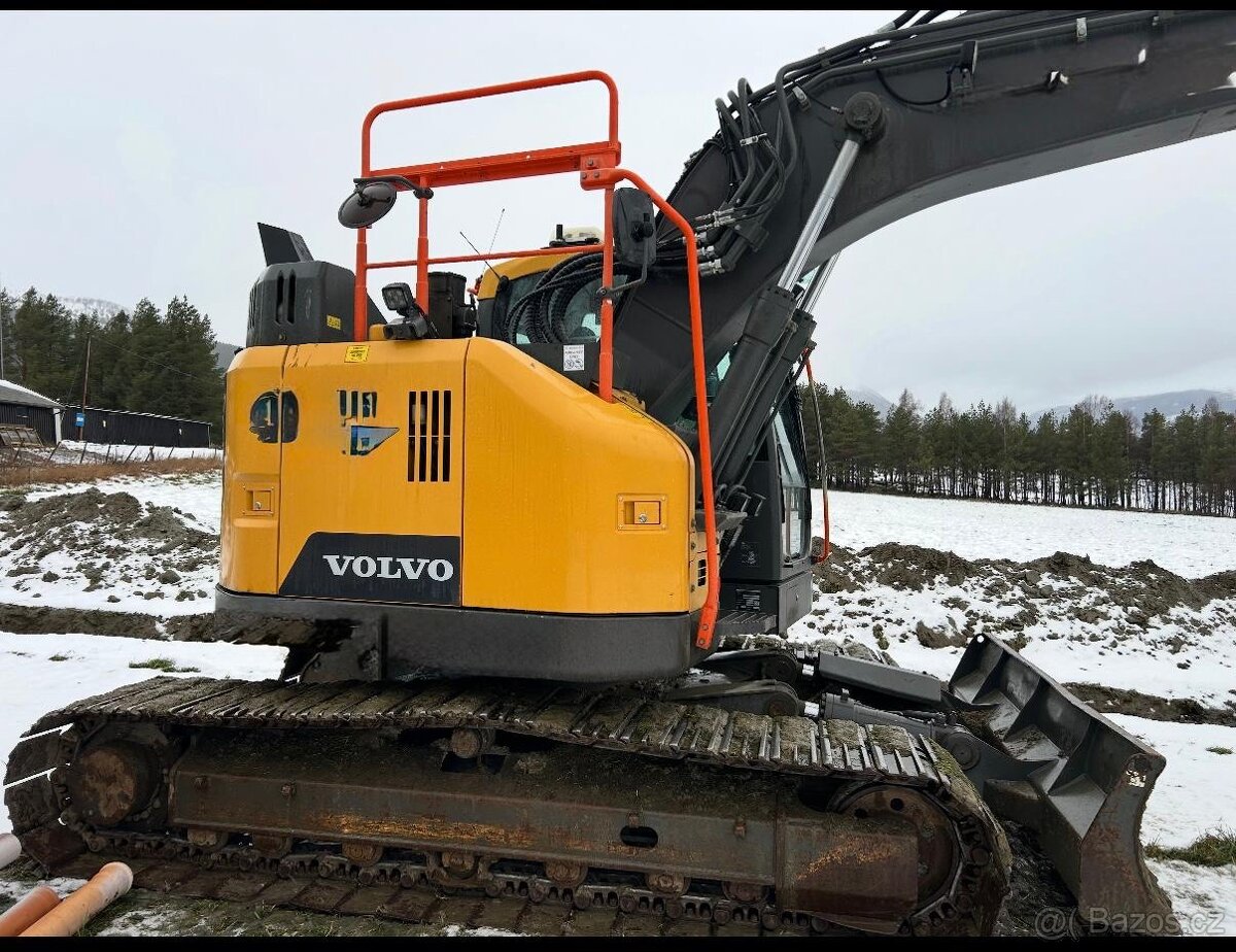 Pásový bagr VOLVO ECR145L - 4