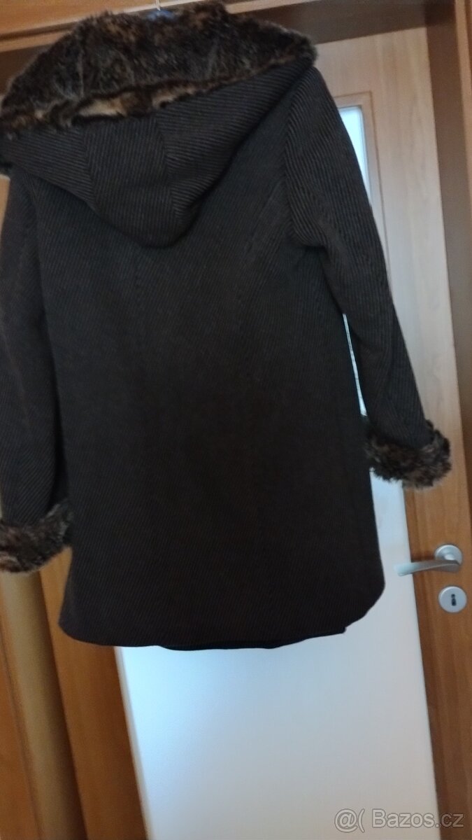 Nový kabát s kožešinou v kapuci - 4