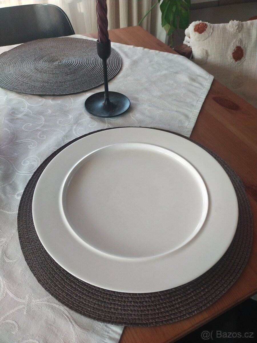 Sada talířů - 4