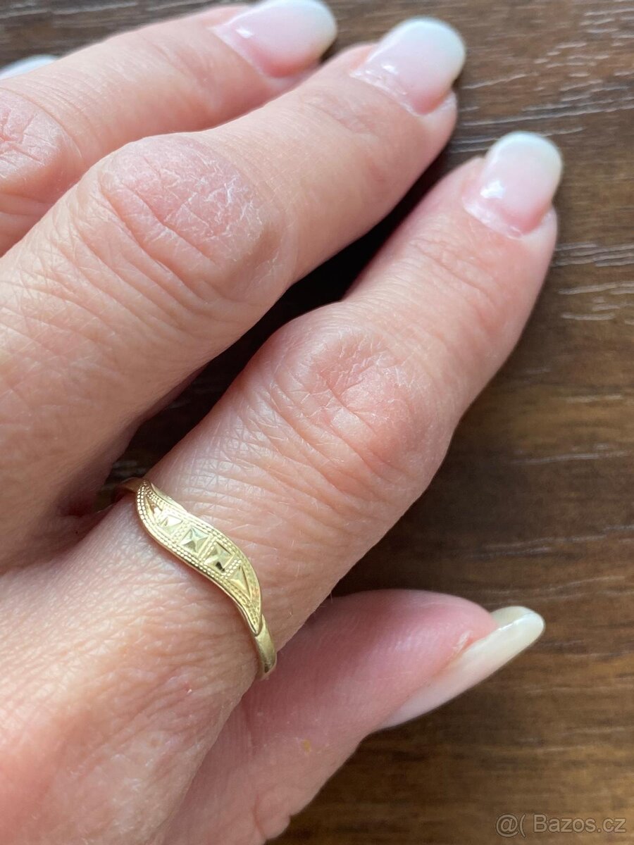 Zlatý prstýnek - 4