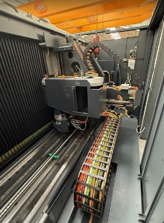 Obráběcí centra - pětiosá DMF 260 - 4