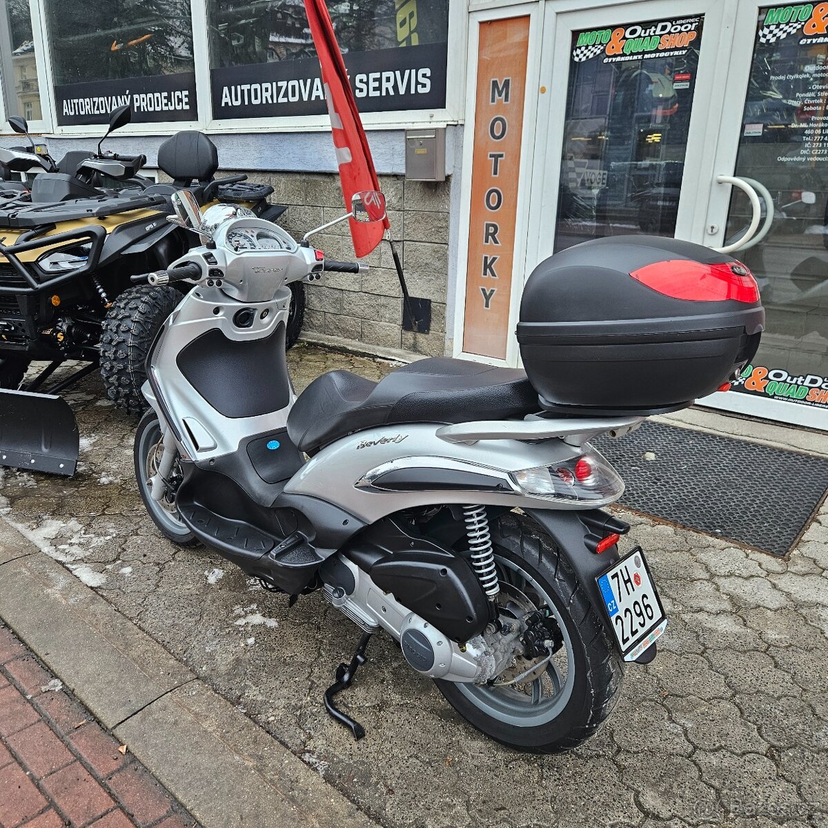 Piaggio Beverly 300, Topcase, 2x klíč - 4