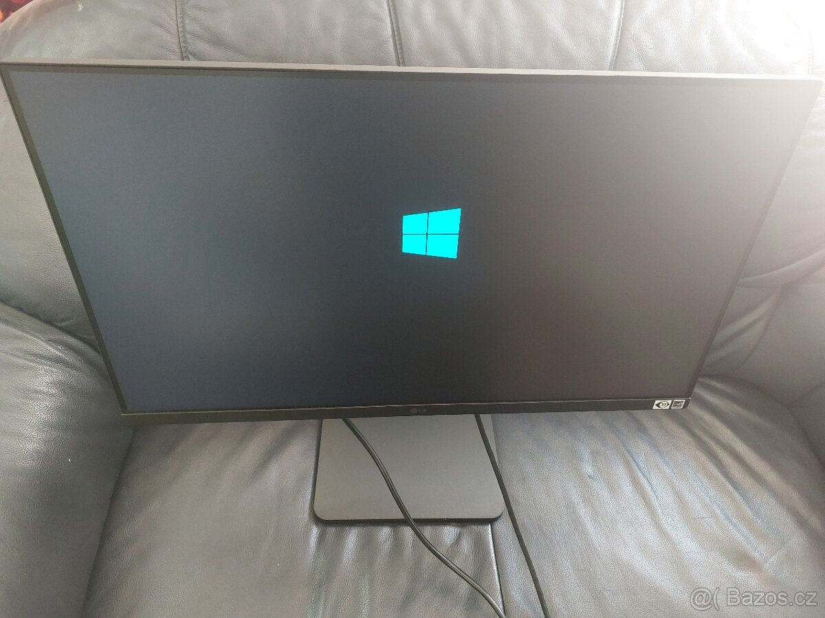 Monitor 27" LG, DOKLAD, ZÁRUKA, kabel, krásný stav - 4