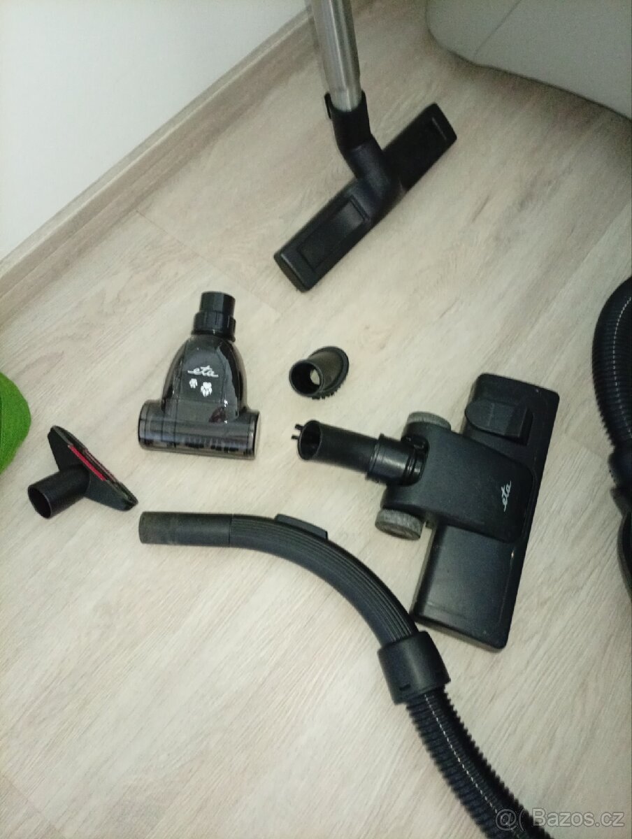 Bezsáčkový vysavač - 4