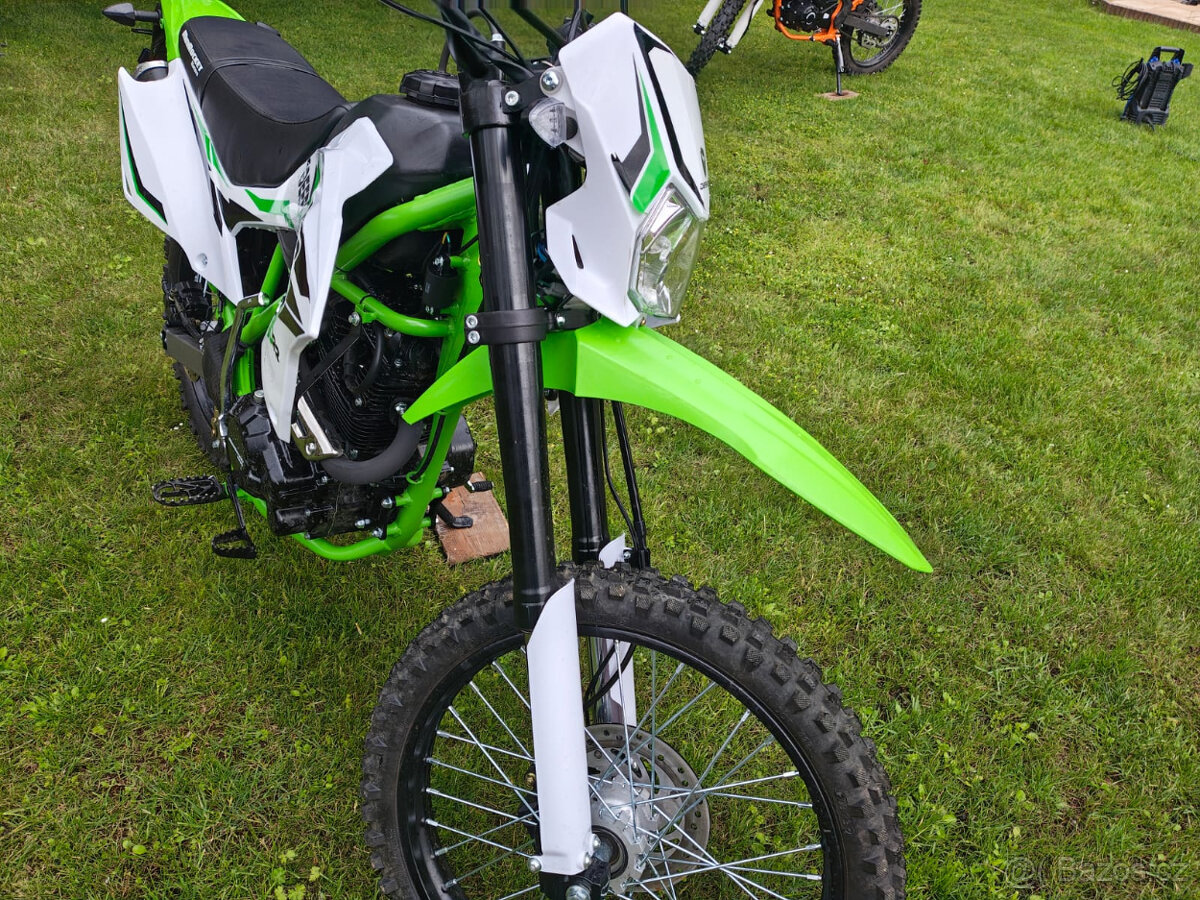 MiniRocket Mikilon Defender 250RR 19/16 zelená