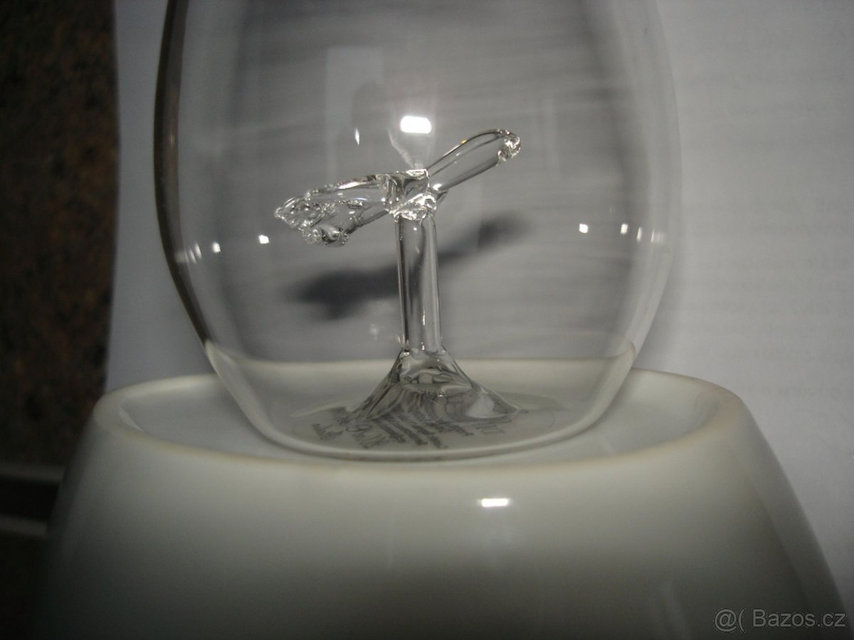 Butylka z foukaného  skla  Alexander - 4