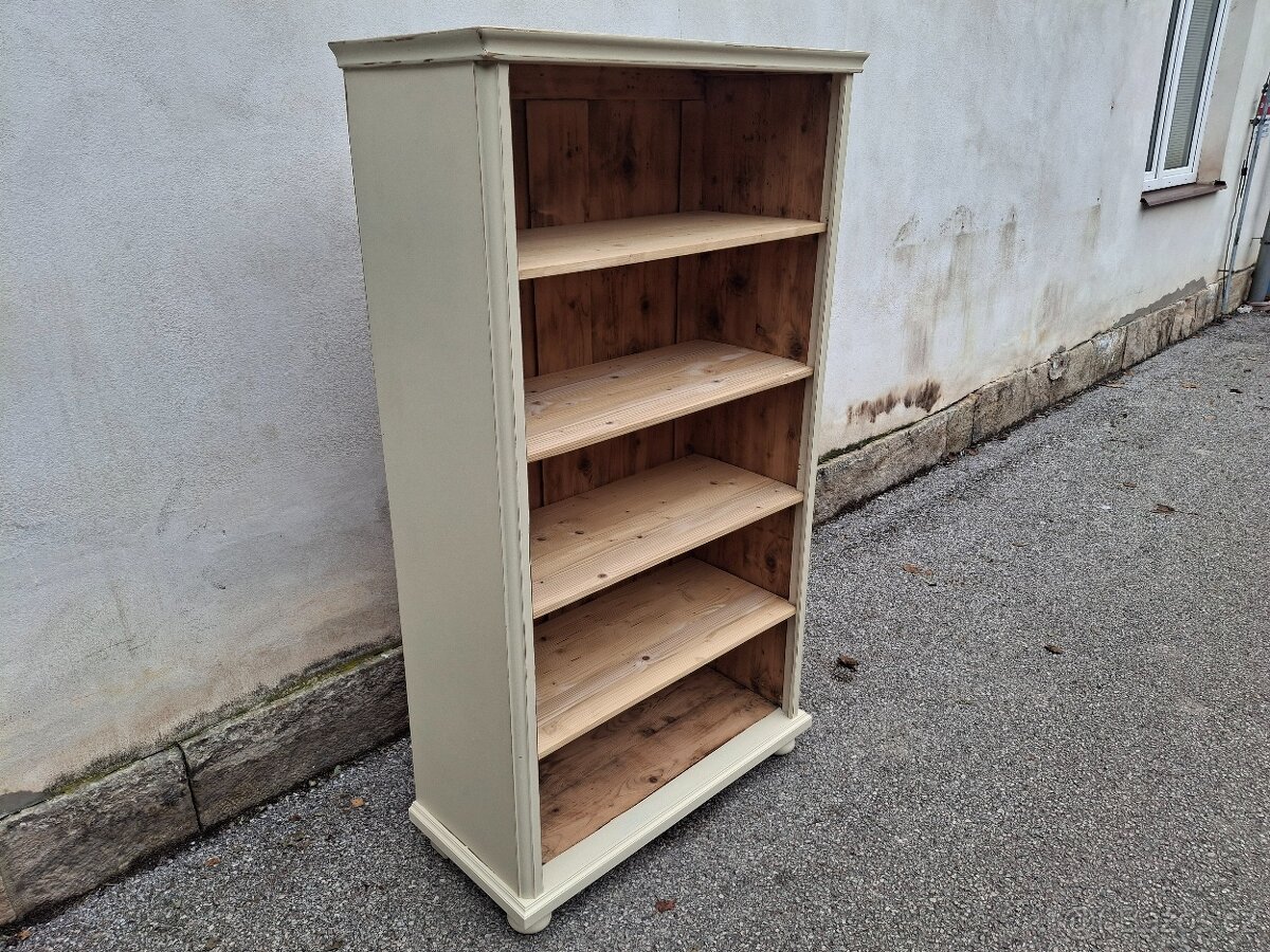 Knihovna starožitná po renovaci - 4