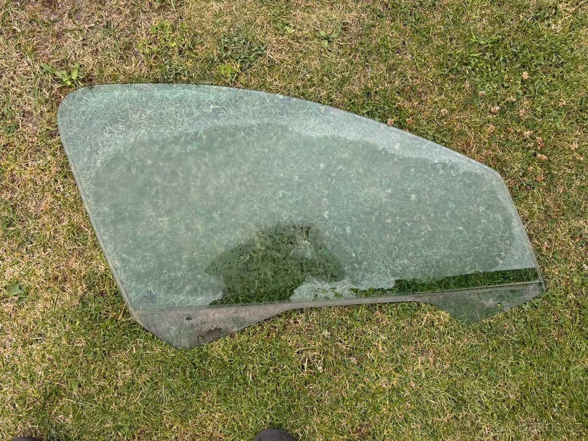 Peugeot 206 skla předních dveří - 4