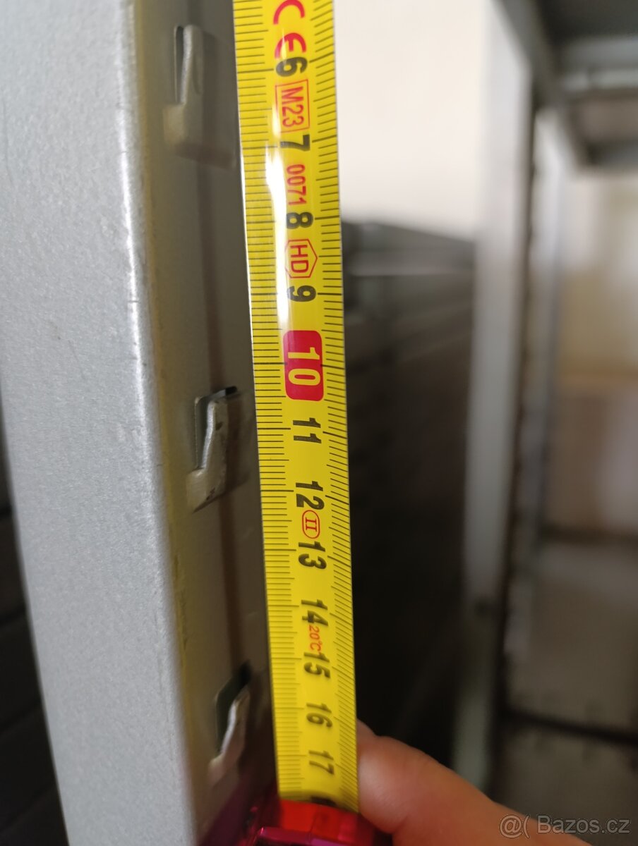 Plechová police - 4