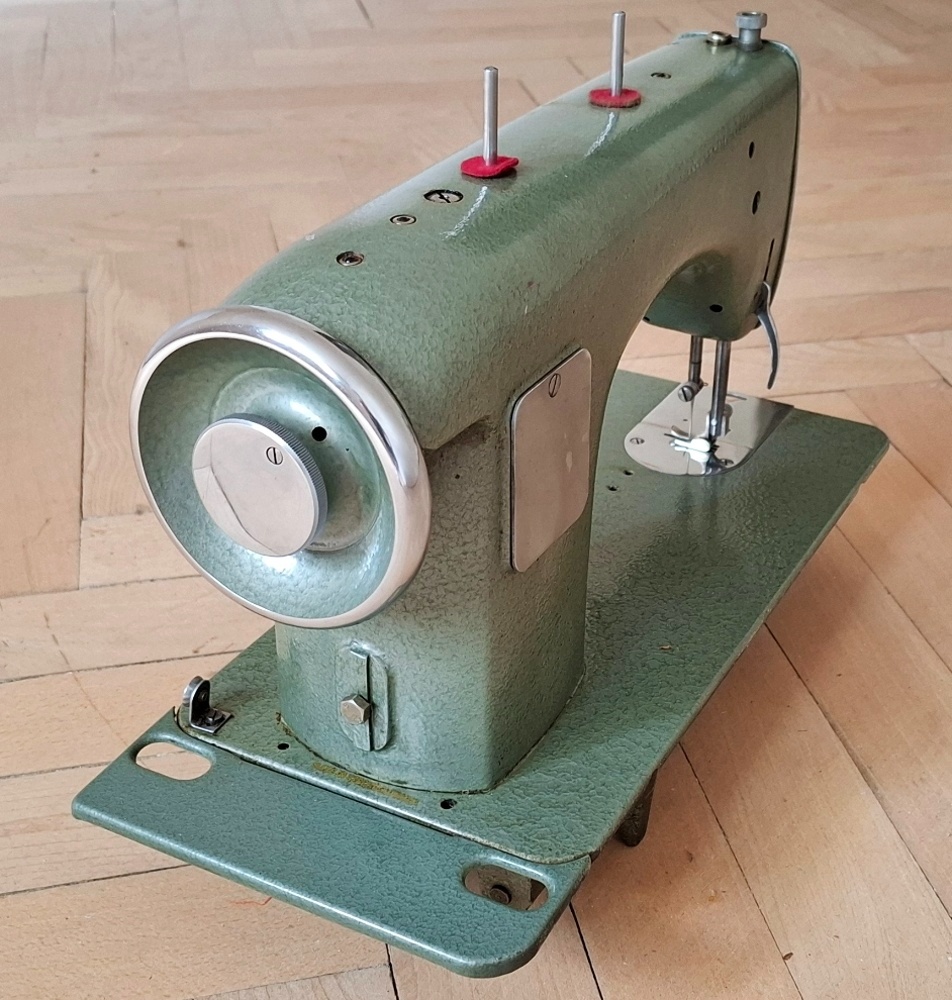Retro šicí stroj Minerva 126-1 - 4