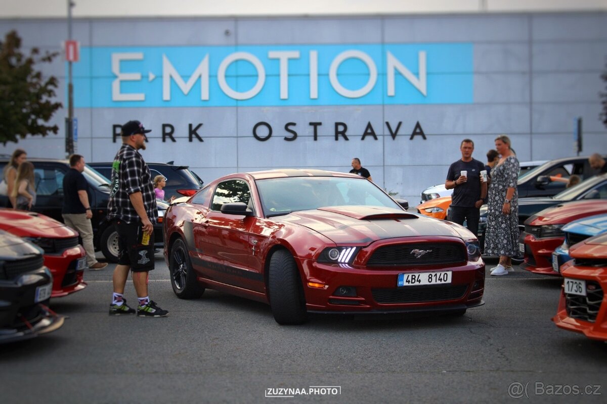 Ford Mustang 3,7 - 4