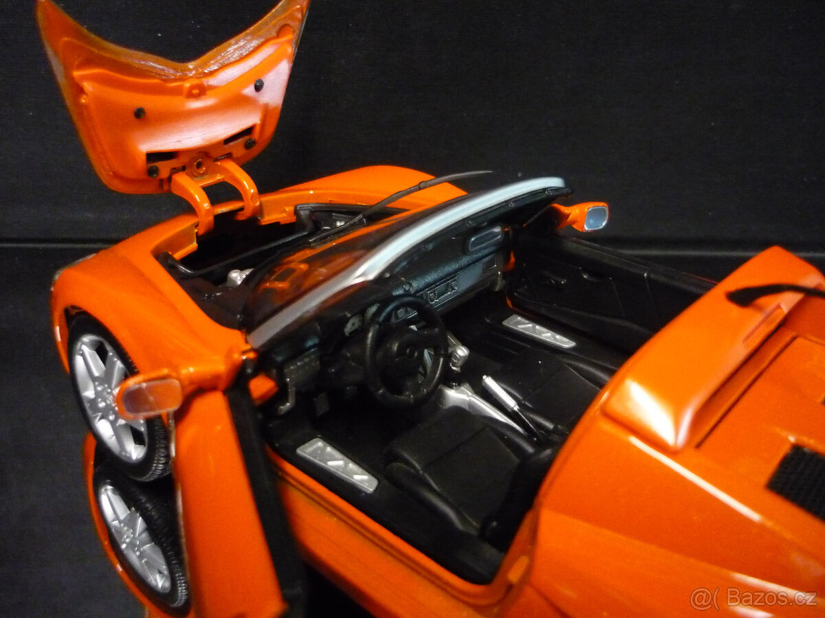 Opel Speedster Maisto 1/18 - 4