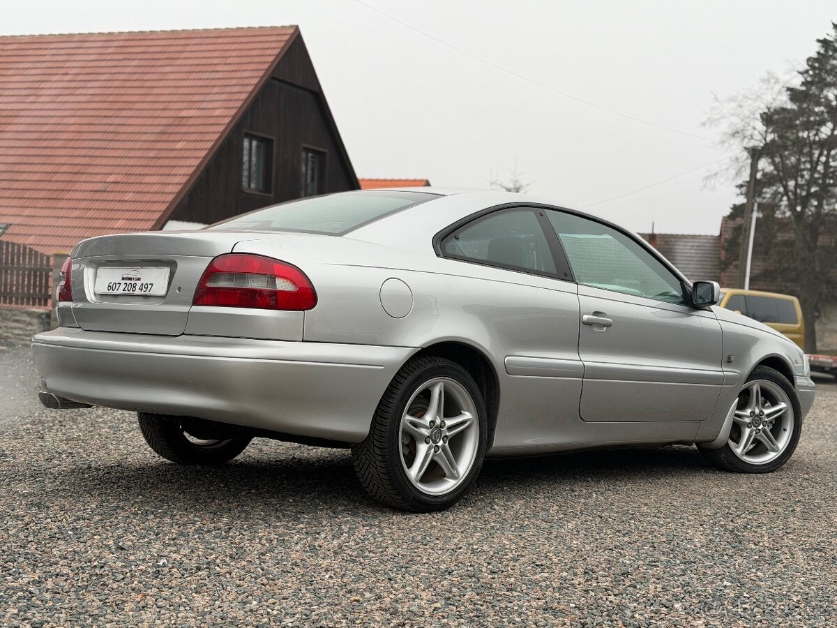 Volvo C70 2.5T R5 coupe (2001) MAX VÝBAVA - EXTRA STAV - 4