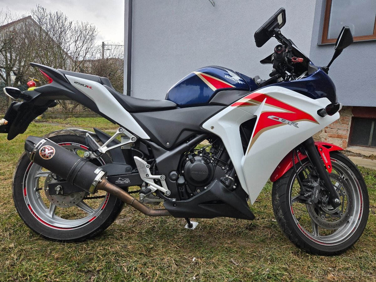 Honda CBR 250 R - 4