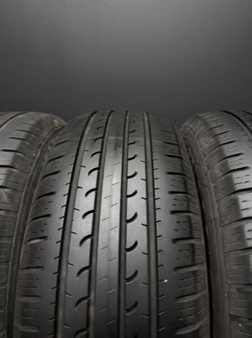 Sada pneu GoodYear 215/65/16 98V - 4