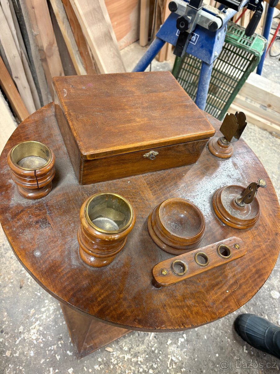 Kuřácký stolek - 4