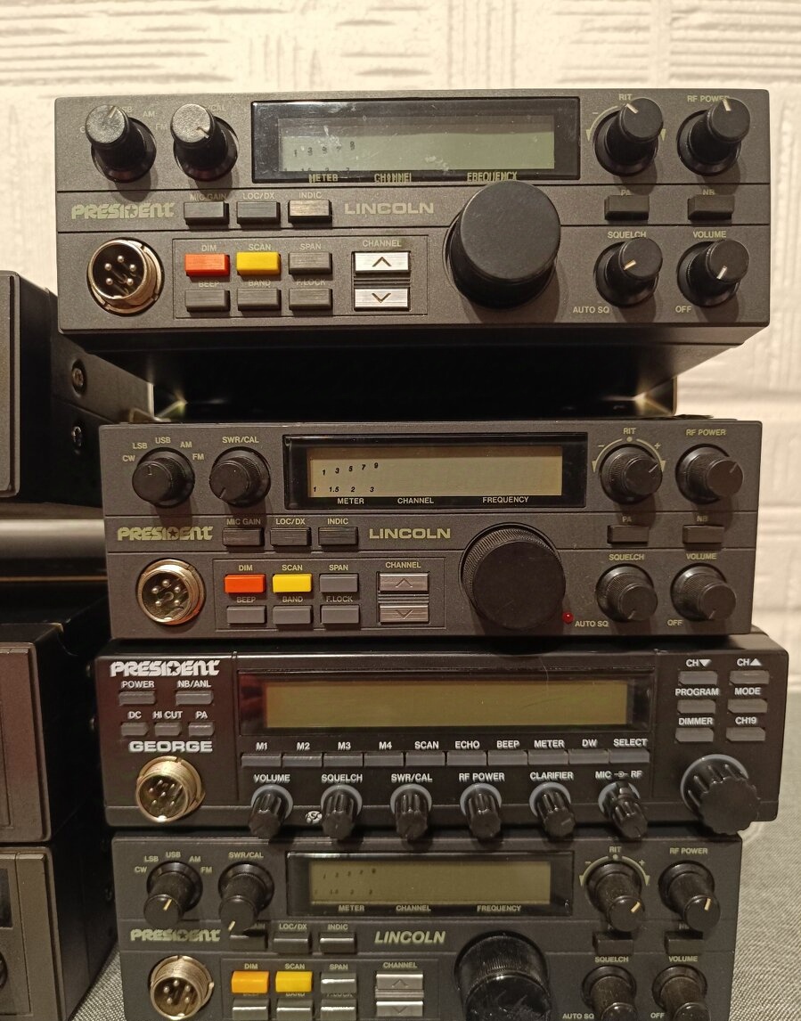 Koupim radiostanice vysilačku z SSB - 4