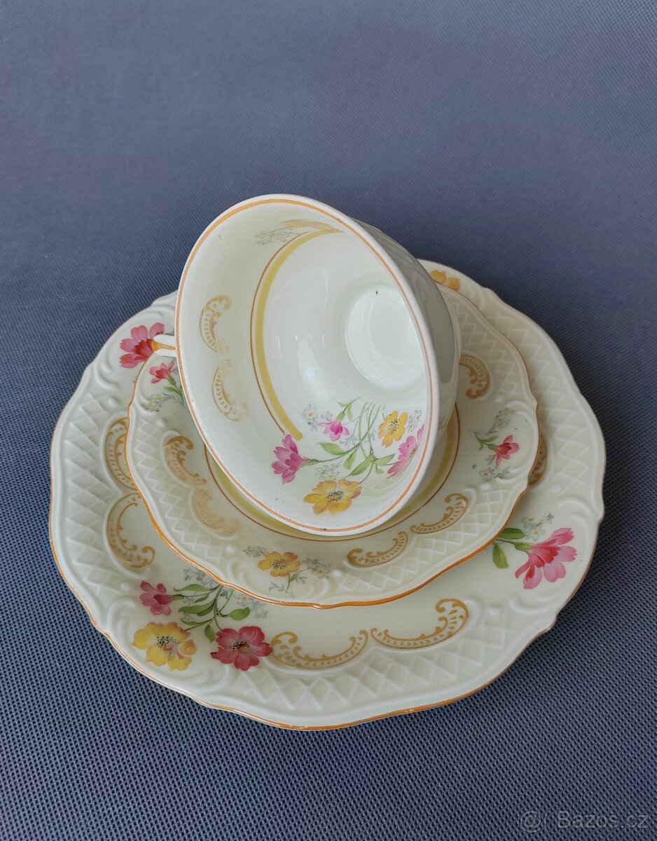Krásná porcelánová čajová sada/trio od manufaktury Karlsbad - 4