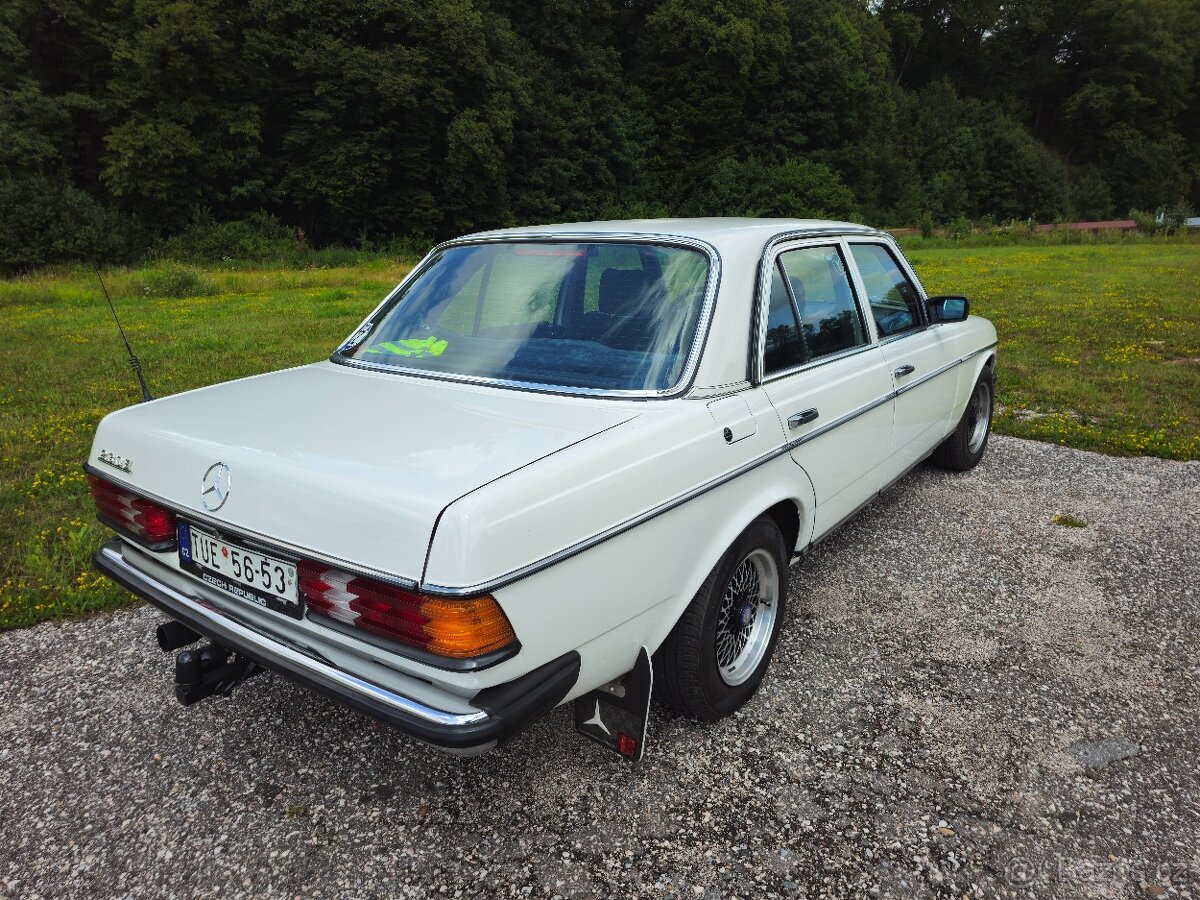 Mercedes Benz W123, 230E, piano - 4