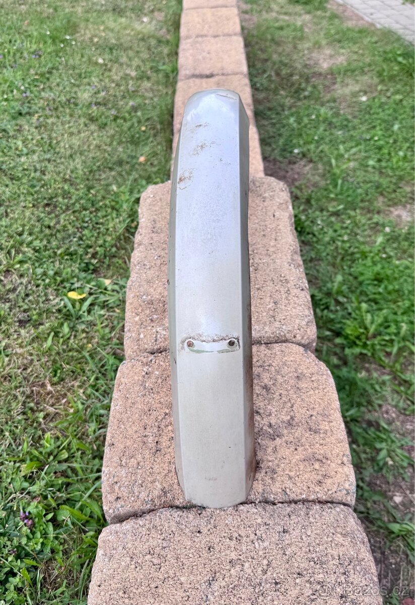 Jawa Babeta 207 - zadní blatník - 4