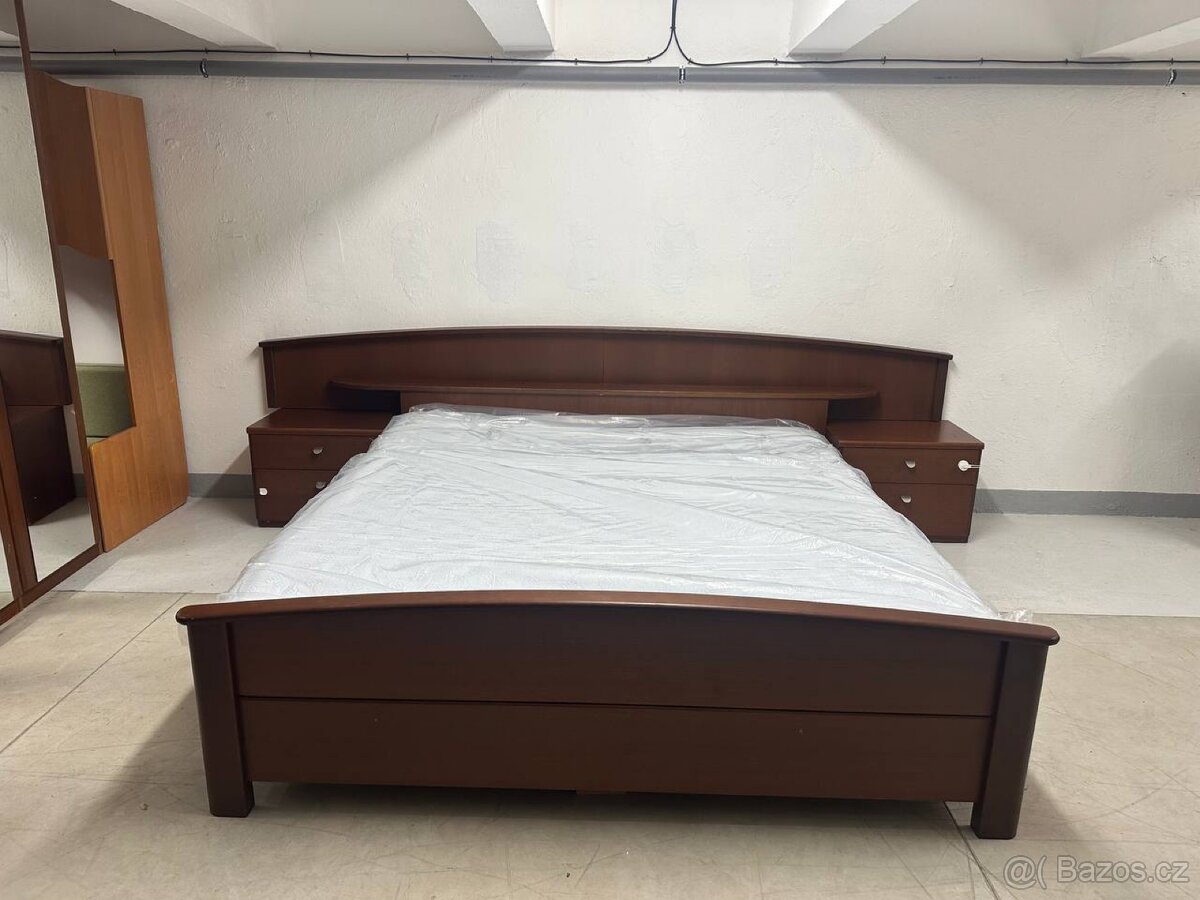 Ložnicová sestava – masivní vzhled, tmavý dekor - 4