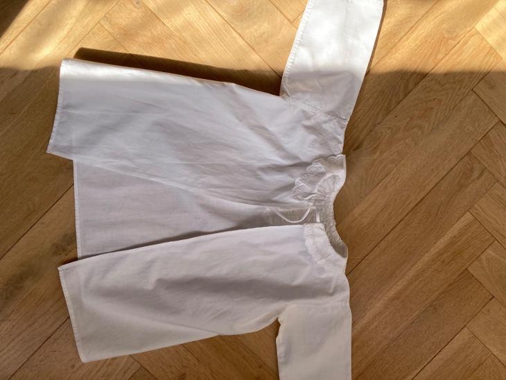 100 let stará dětská košilka - 4