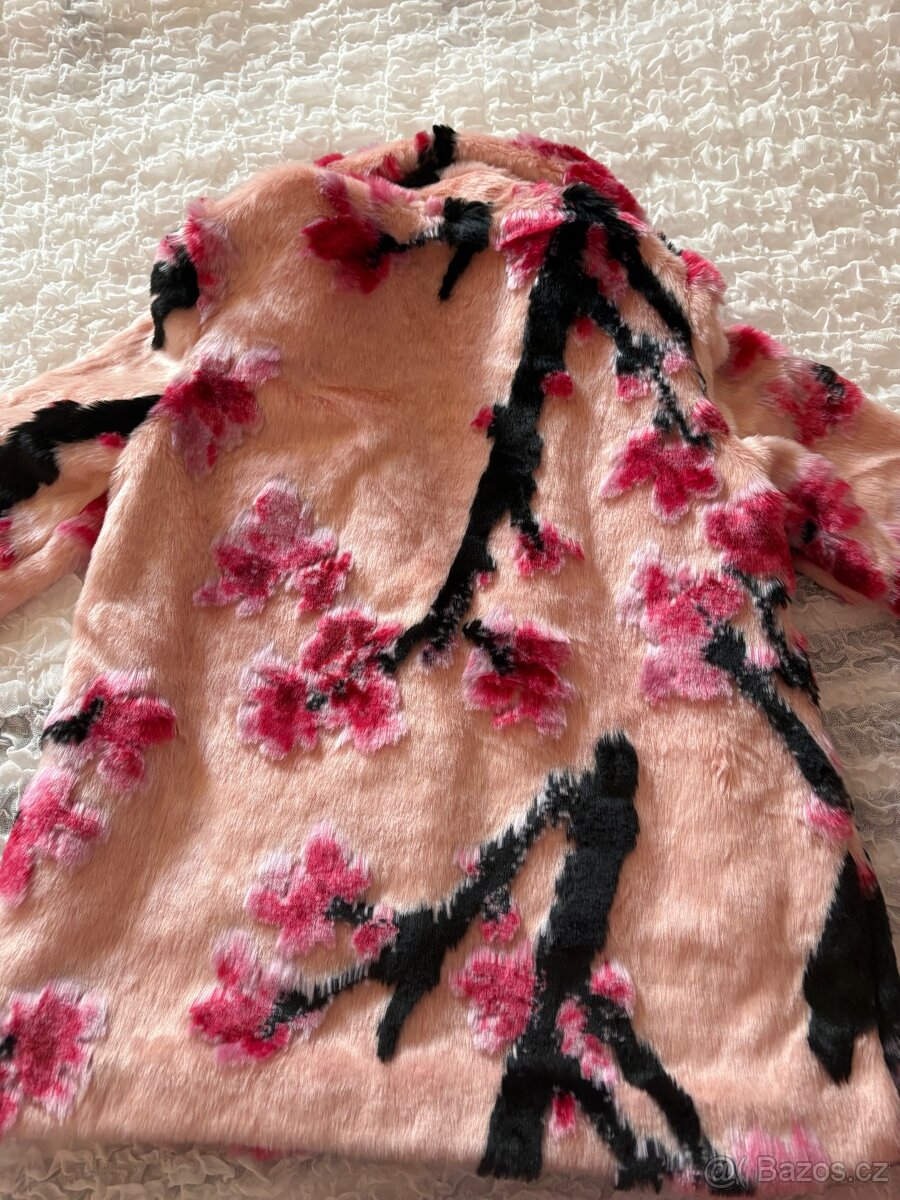 Dámský krátký kožíšek GUESS - 4