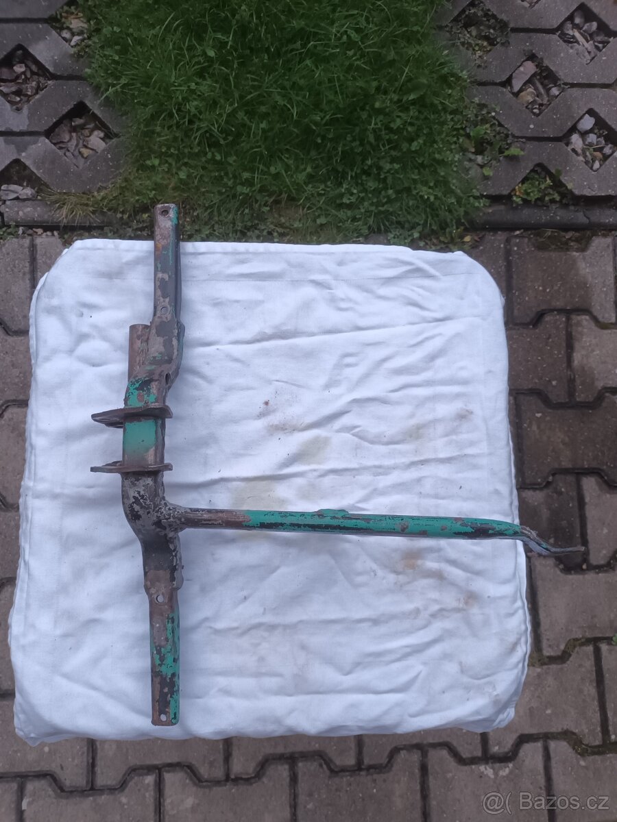 Jawa Pionýr kříž stupačkový - 4