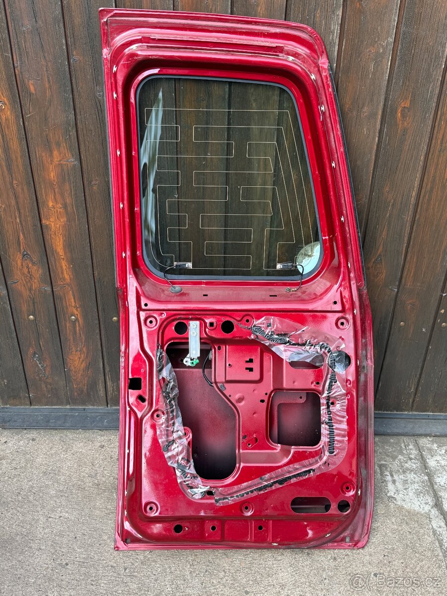 Dveře / víko kufru / kufrové dveře + okno Nissan Patrol Y61 - 4