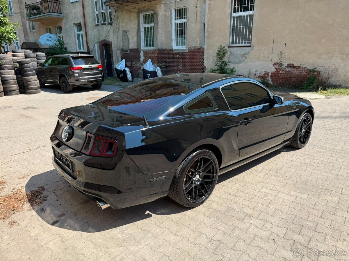 Ford Mustang 3.7 V6 2013 - 4