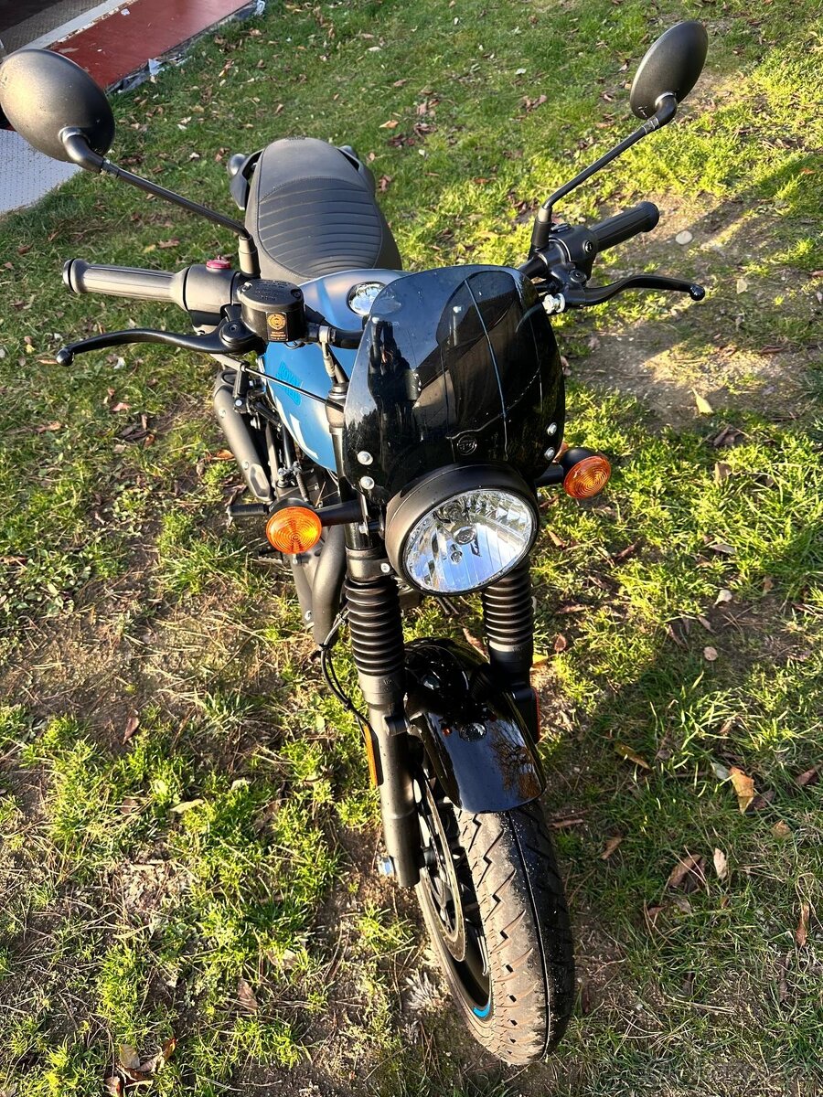 Royal Enfield HNTR 350 - 4