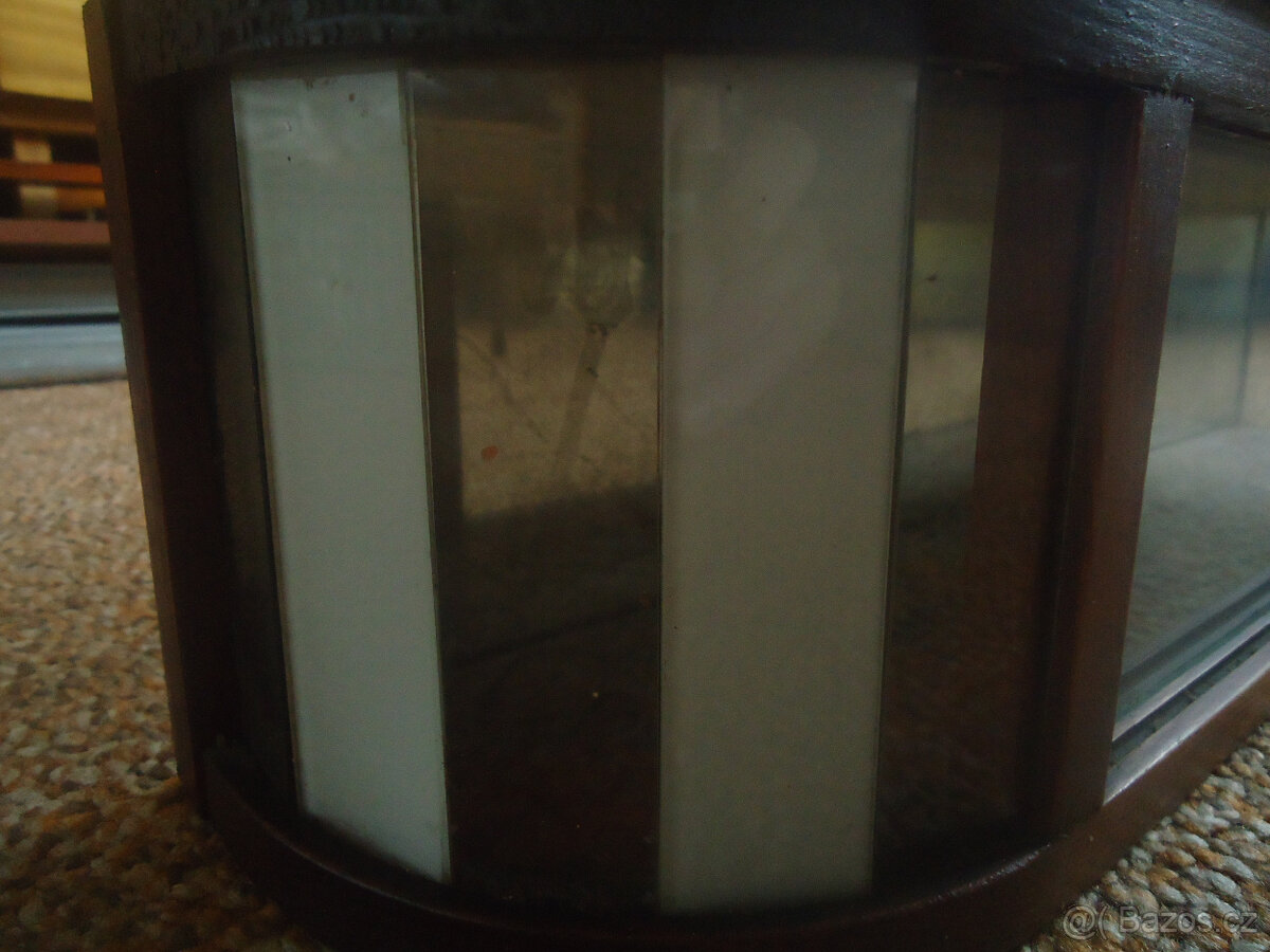 Dřevěná skřínka se zrcadlem - 4