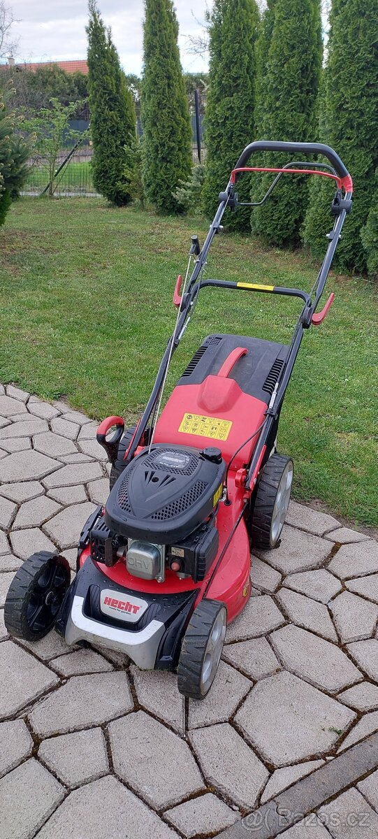 Benzínova sekačka s pojezdem. - 4