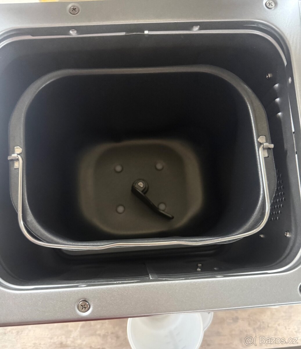 Domácí pekárna Kenwood BM 350 z leštěného nerezu - 4