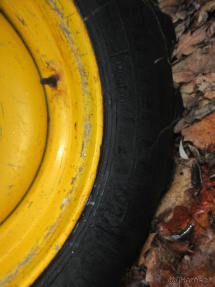 Kolový nakladač JCB 407 - 4