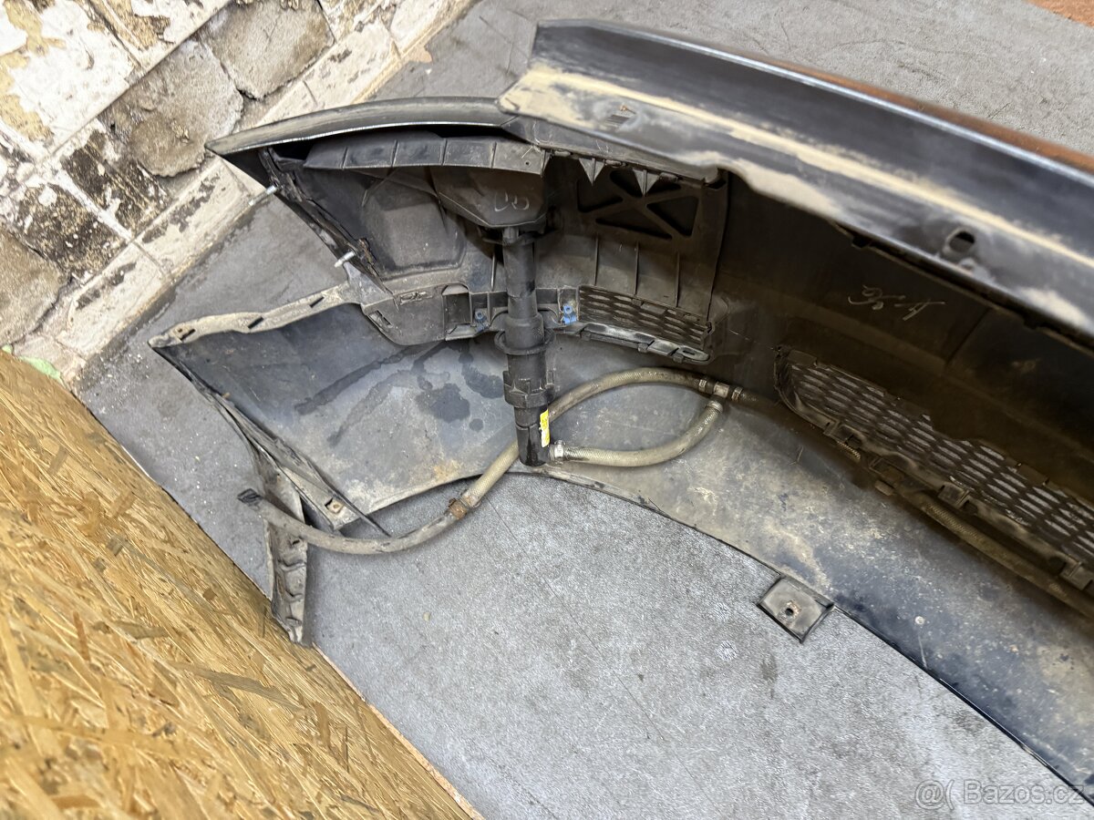 Predni naraznik Audi TT 2001 cerny - 4