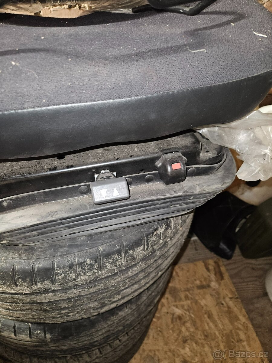 vzduchová a vyhřívaná sedačka KAB 800 - 4