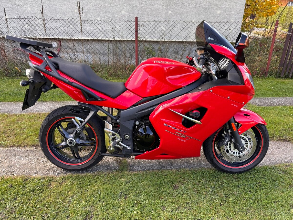 Triumph Sprint ST 1050 - 4