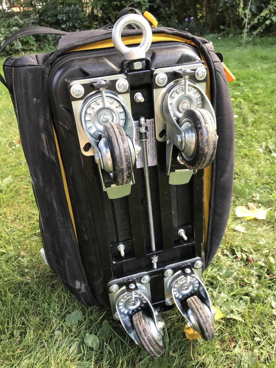 Stanley brašna na nářadí s přidanými kolečky - 4