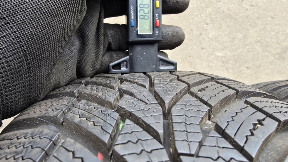 Zimní pneu 205/60/16 Continental - 4