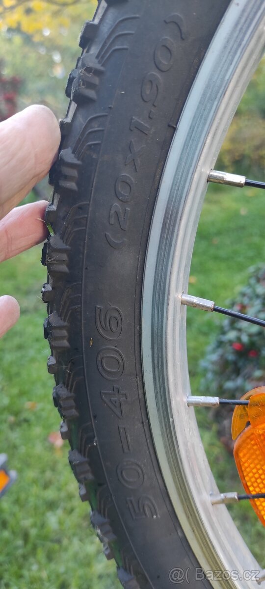 Kolo- zn. Lader Fox - 4