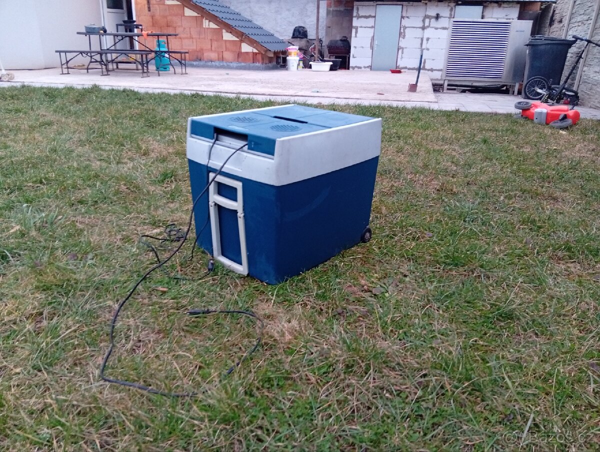 Prodavam Ledníčka do auta na 220 wolt - 4